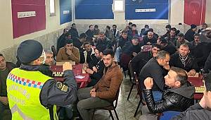 Jandarma trafik sürücülere güvenli trafiği anlattı..