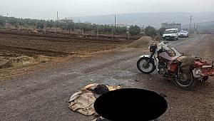 Kum yığına çarpan motosiklet devrildi: 1 ağır 2 yaralı ..