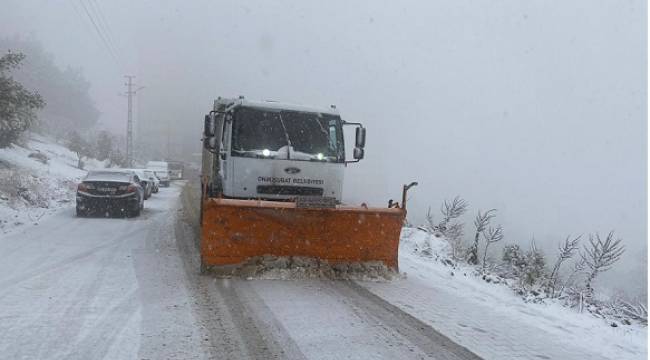 Onikişubat Belediyesi Kar Küreme Araçlarıyla Sahada..