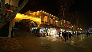 Tarihi Kapalı Çarşı şehrin turizmine ve bölgenin ticaret potansiyeline önemli katkı sağlıyor 