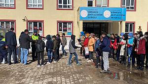 Türkoğlu’nda ihtiyaç sahibi öğrencilere destek