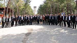 Başkan Okay, eğitime yönelik hizmetlerini eğitimcilere anlattı