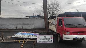 Reklam pano hırsızları yakalandı