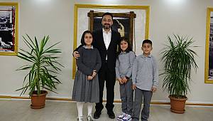 Başkan Gürbüz koltuğunu Aslantaşa devretti