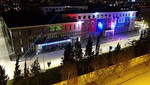 Emniyet Müdürlüğü binası polis haftasına özel ışıklandırıldı