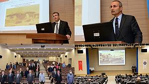 KSÜ’de , ‘Açılışının 102 yılında Türkiye Büyük Millet Meclisi ve Milli Egemenlik’ Konferansı Düzenlendi 