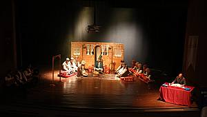 ‘Aşkın eşiğindeki derviş bizim Yunus’ isimli müzikli tiyatro gösterisi davetlilerden tam not aldı 