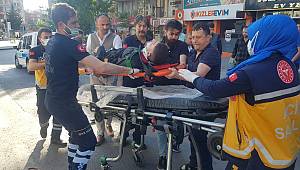 Otomobilin çarptığı motosiklet sürücüsü yaralandı