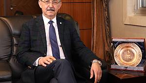 Prof. Dr. Güner Dağlı: “Sınavlar, Hayatınızda Yeni Bir Dönemin Başlangıcı Olduğu Gibi Hiçbir Şeyin de Sonu Değil” 