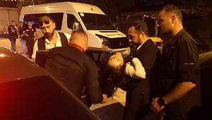 Konserde bayılan çocuğu belediye başkanı kucağında taşıdı 