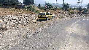 Otomobil duvara çarptı: 3’ü çocuk 4 yaralı
