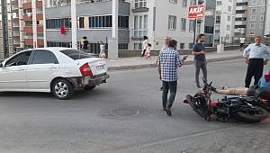 Otomobil ile motosiklet çarpıştı: 1 yaralı