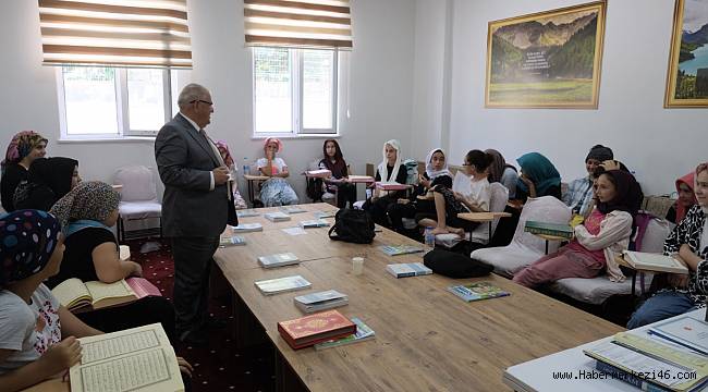 Başkan Mahçiçek, Kur’an Eğitim Merkezi’nde öğrencilerle buluştu 