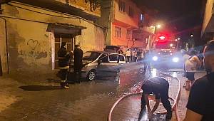 Kahramanmaraş’ta seyir halindeki otomobil alev aldı