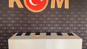 Elbistan’da kaçak telefon operasyonu