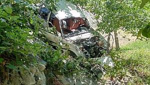 Kahramanmaraş’ta otomobil ağaca çarptı: 4 yaralı..
