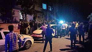 Polis memurunu sırtından bıçaklayan şüpheli ayağından vuruldu 