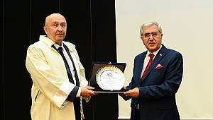 Prof. Dr.Can Bayrağı Rektör Yasım’a Devretti