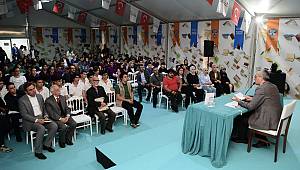 Başkan Güngör, Kitap Fuarında Gençlerle Buluştu