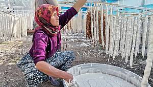 Kahramanmaraş’ta pekmez ve un sucuğu sezonu başladı