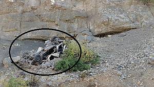 Kamyonet 100 metrelik uçuruma düştü: 1 ölü 2 ağır yaralı..