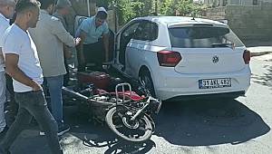 Motosiklet ile otomobil çarpıştı: 1 yaralı..