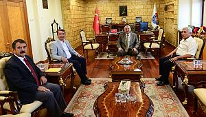 Türkoğlu Belediye Başkanı Okumuş’ tan Rektör Yasım’a Tebrik Ziyareti