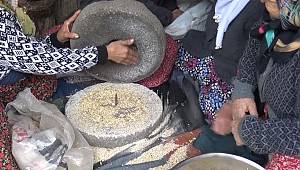 Kahramanmaraş’ta ev hanımları buğdayı taş değirmende öğütüyorlar