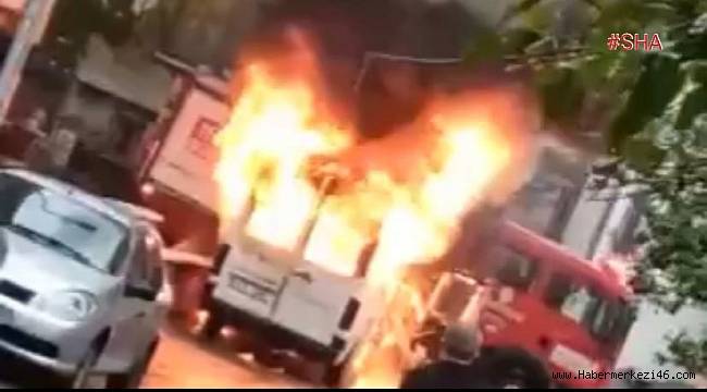 Kahramanmaraş’ta park halindeki minibüs yandı 
