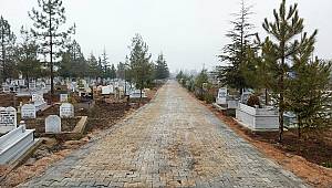Göksun’daki Mezarlık Yolu Kilit Parkeyle Yenilendi