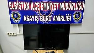 Üvey babasının evini soyarken yakalandı...