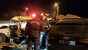 Afşin’de iki otomobil çarpıştı: 5 yaralı