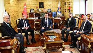 CHP Genel Başkan Yardımcısı Öztunç’tan Rektör Yasım’a Hayırlı Olsun Ziyareti
