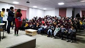 Sahne Maraş Ekinözü’nde Minikler İçin Sahne Aldı 