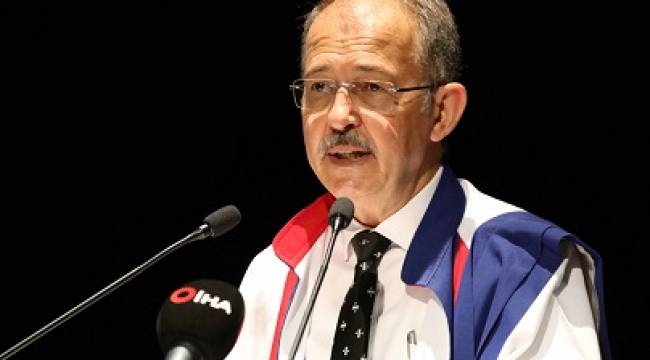 Hekimlik, çok büyük sorumluluk ve özveri gerektiren kutsal bir meslektir”..