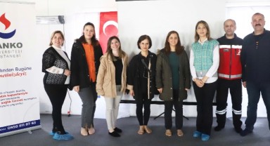 Depremden etkilenen anne ve anne adaylarına yönelik eğitim programı düzenlendi