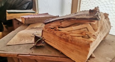 Depremde kentteki camiler zarar gördü
