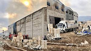 Kahramanmaraş'ta tekstil deposu yandı
