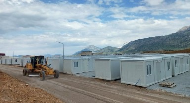 Göksun’da Konteyner Kent’te İmalatlar Devam Ediyor