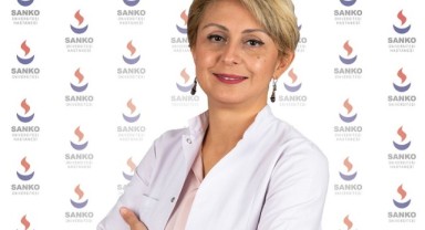 SANKO’lu Doç. Akdoğan “En iyi çalışma Bildiri” ödülü aldı..