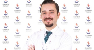 Uzman Dr. Hikmet Cilli: “Çocuklar İçin Valize Koyacağınız İlk Eşya Güneş Kremi Olmalı”