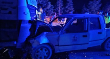 Afşin’de pikap beton mikseriyle kafa kafaya çarpıştı: 7 yaralı