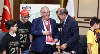 Galatasaray’dan Başkan Mahçiçek’e teşekkür ziyareti..