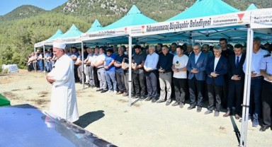 Başkan Güngör, Andırın’da Cenaze Törenine Katıldı..