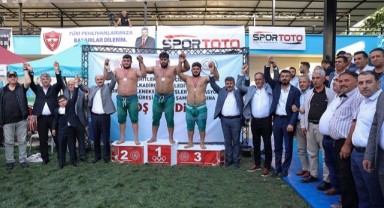 Dereköy'de Deprem şehitleri anısına kol bağlandı..