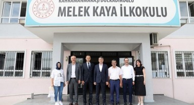 Dulkadiroğlu Belediyesi öğrencilere kırtasiye dağıttı..