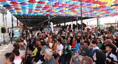 EXPO 2023 Kitap Fuarı, kültür söyleşileri ve imza günleriyle devam ediyor..