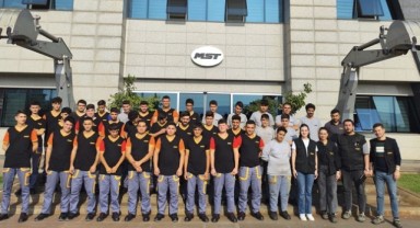 Gençler Meslek hayallerine MST Makina’da kavuşuyor..
