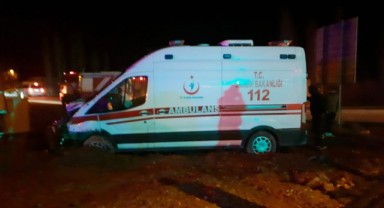 Afşin’de ambulans ile otomobil çarpıştı: 9 yaralı