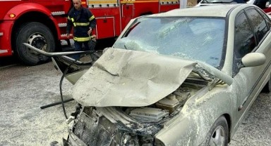 Afşin’de otomobil tankere çarptı: 2 yaralı..